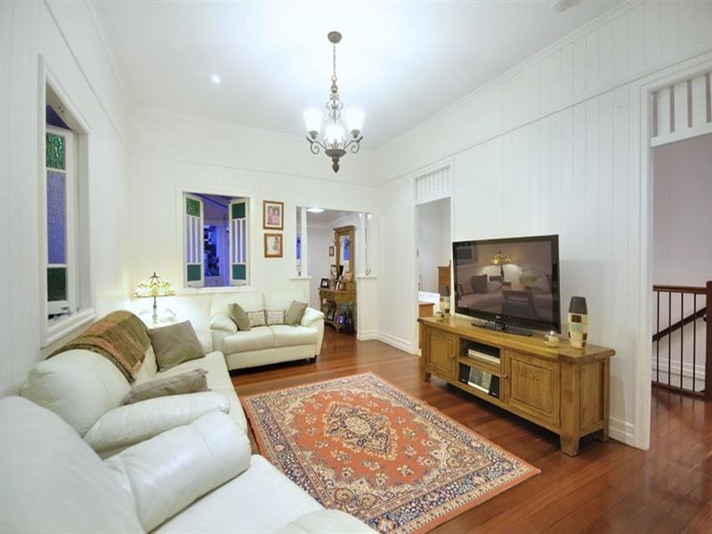 17 Shaftesbury Street, Tarragindi QLD 4121