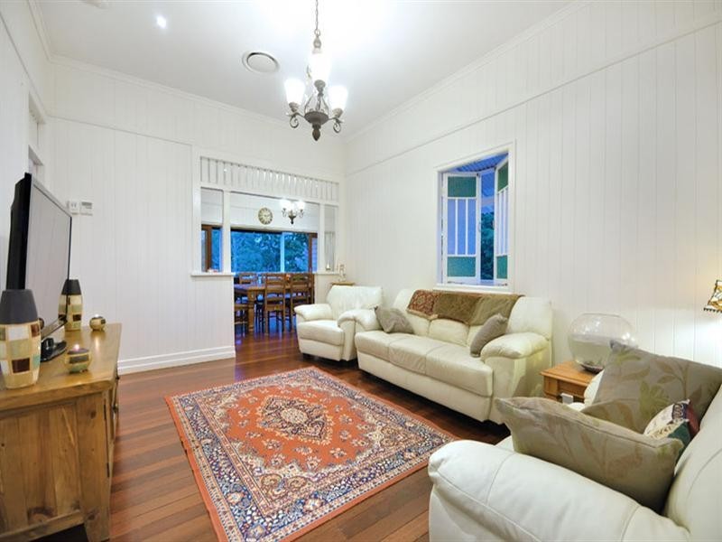 17 Shaftesbury Street, Tarragindi QLD 4121