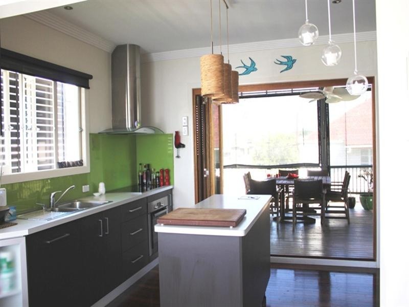 5 Woodhill Avenue, Coorparoo QLD 4151