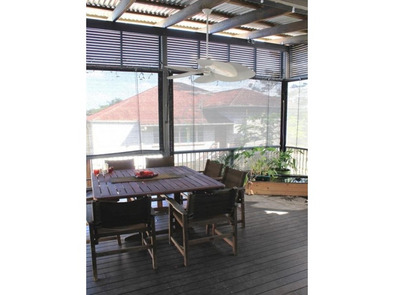 5 Woodhill Avenue, Coorparoo QLD 4151