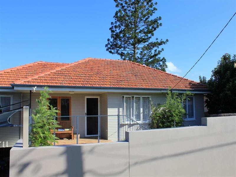 5 Woodhill Avenue, Coorparoo QLD 4151