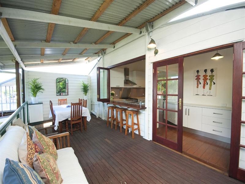 4 Didsbury Street, East Brisbane QLD 4169