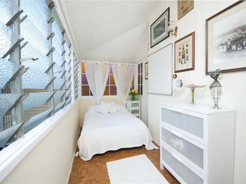 4 Didsbury Street, East Brisbane QLD 4169