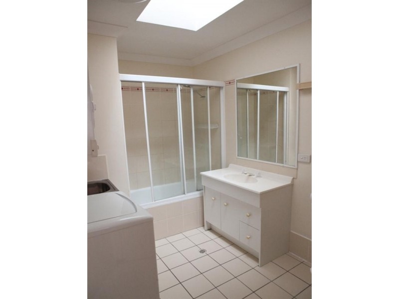 4/327 Cornwall Street, Greenslopes QLD 4120