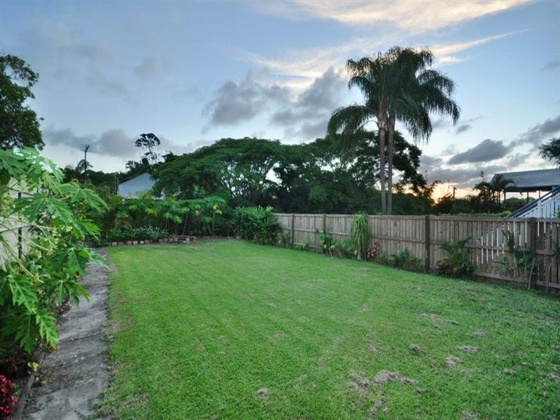 65 Macrossan Avenue, Norman Park QLD 4170