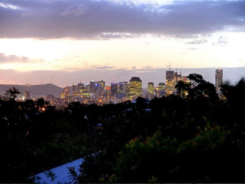 16 Quirinal Crescent, Seven Hills QLD 4170