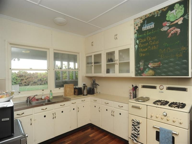 16 Quirinal Crescent, Seven Hills QLD 4170