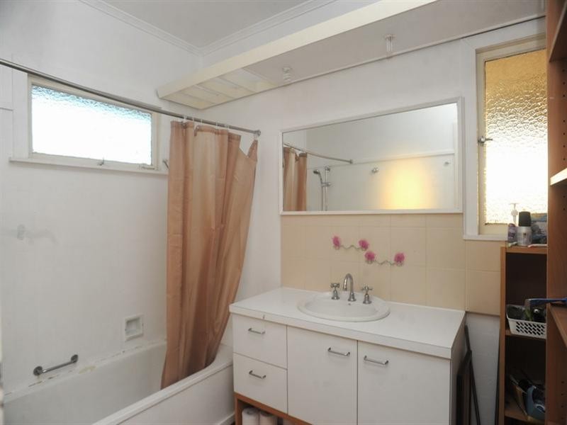 16 Quirinal Crescent, Seven Hills QLD 4170