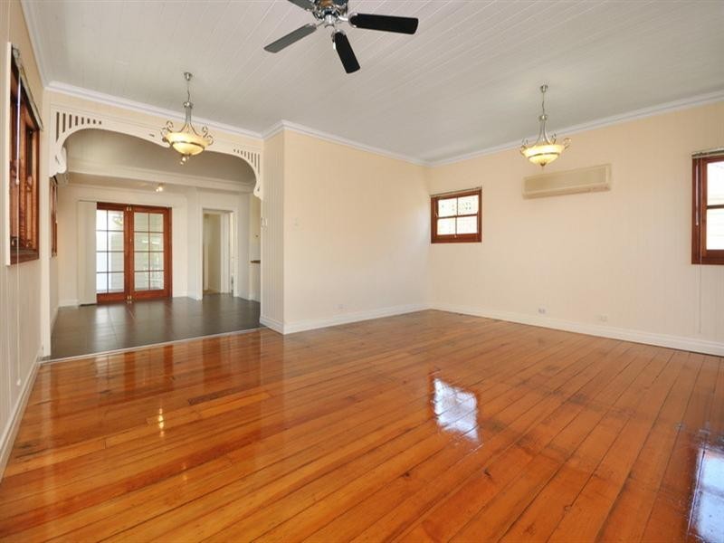 28 Taylor Street, Woolloongabba QLD 4102