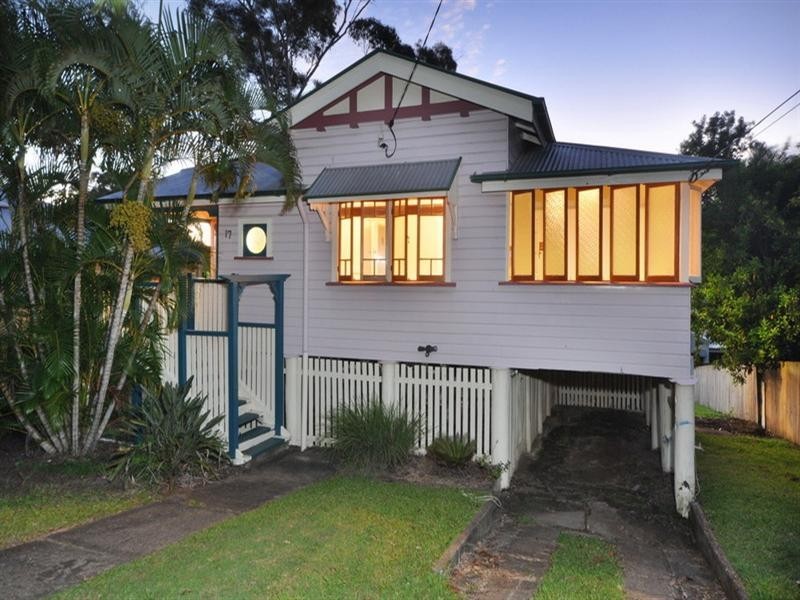 17 Combles Road, Camp Hill QLD 4152