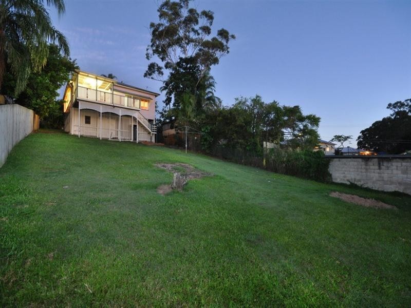 17 Combles Road, Camp Hill QLD 4152