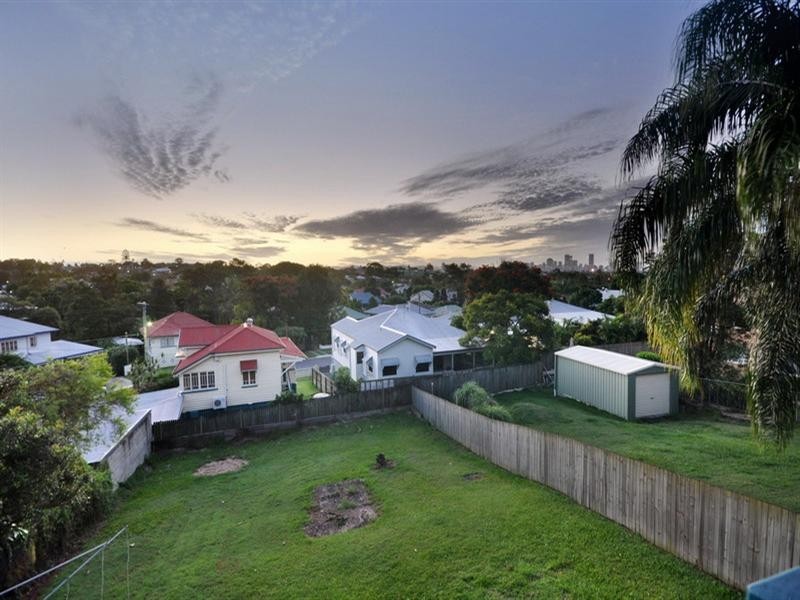 17 Combles Road, Camp Hill QLD 4152