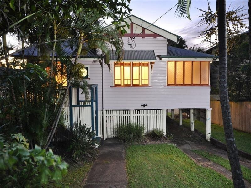 17 Combles Road, Camp Hill QLD 4152