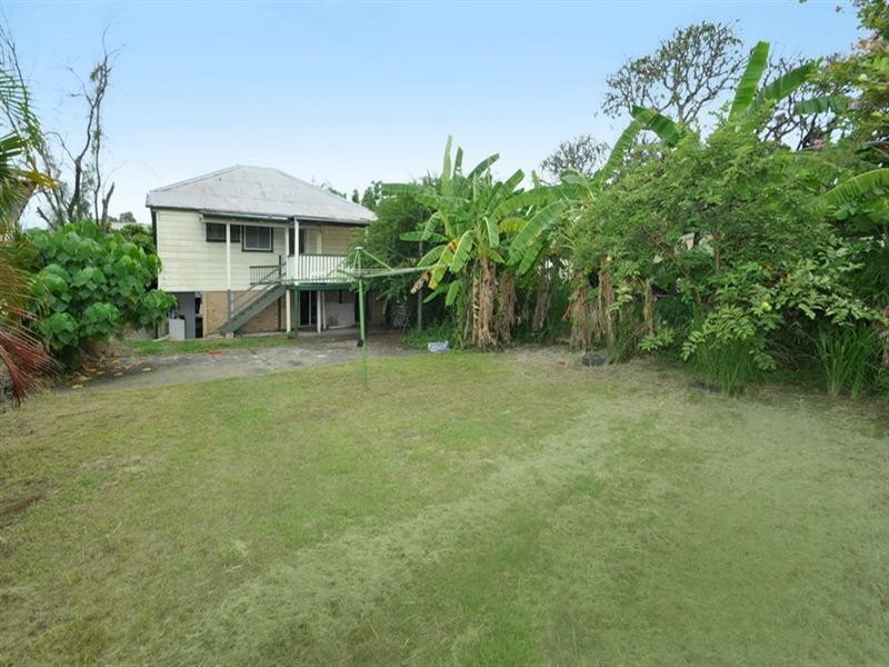 73 Deshon Street, Woolloongabba QLD 4102