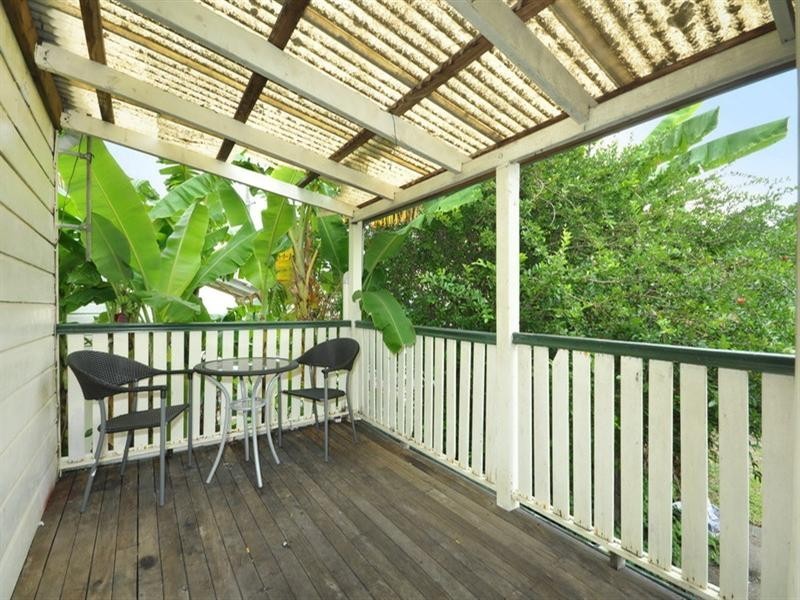 73 Deshon Street, Woolloongabba QLD 4102