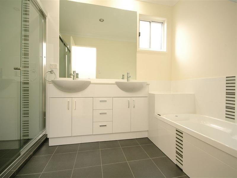 64 Baron Street, Greenslopes QLD 4120