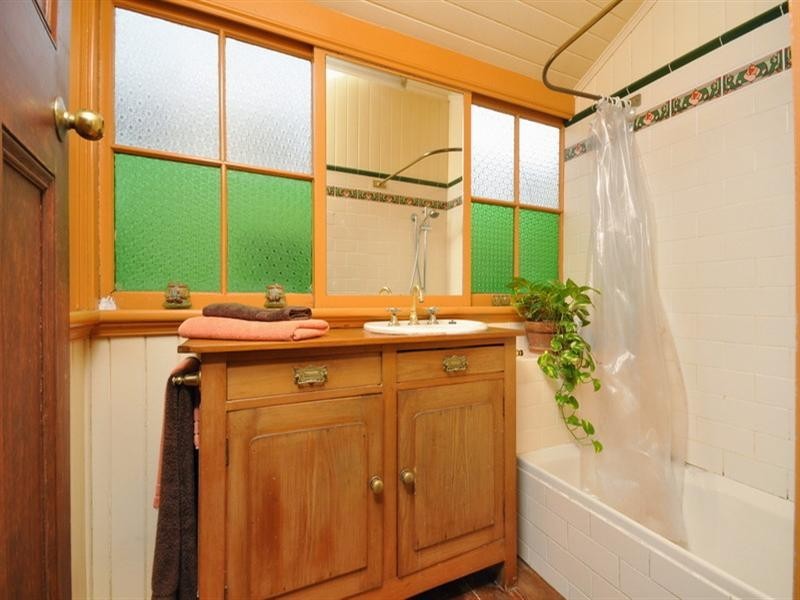 9 Bruce Street, Woolloongabba QLD 4102