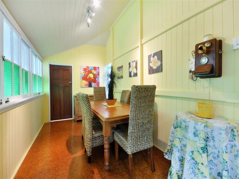 9 Bruce Street, Woolloongabba QLD 4102