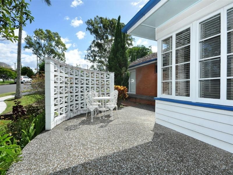 10 Sector Street, Coorparoo QLD 4151