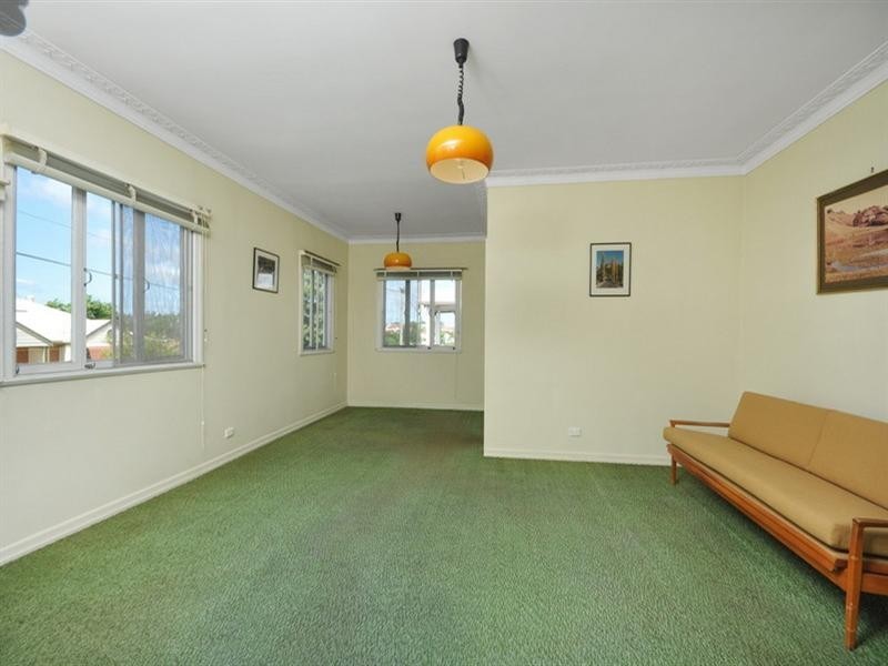 63 Sackville Street, Greenslopes QLD 4120