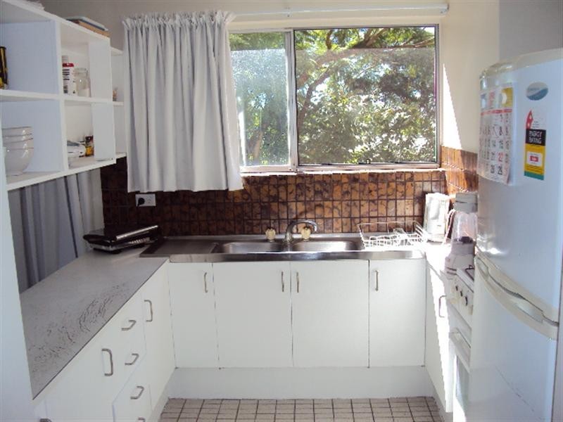 2/8 Barradine Street, Greenslopes QLD 4120