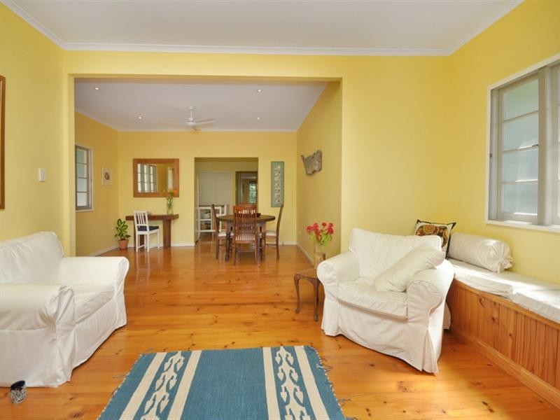 63 Canning Street, Holland Park QLD 4121