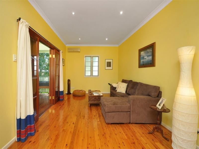 63 Canning Street, Holland Park QLD 4121