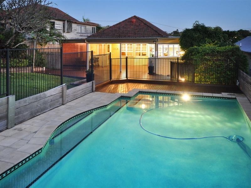 58 Hipwood Avenue, Coorparoo QLD 4151