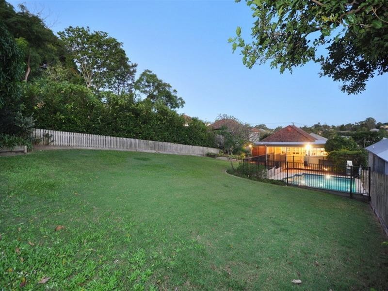 58 Hipwood Avenue, Coorparoo QLD 4151