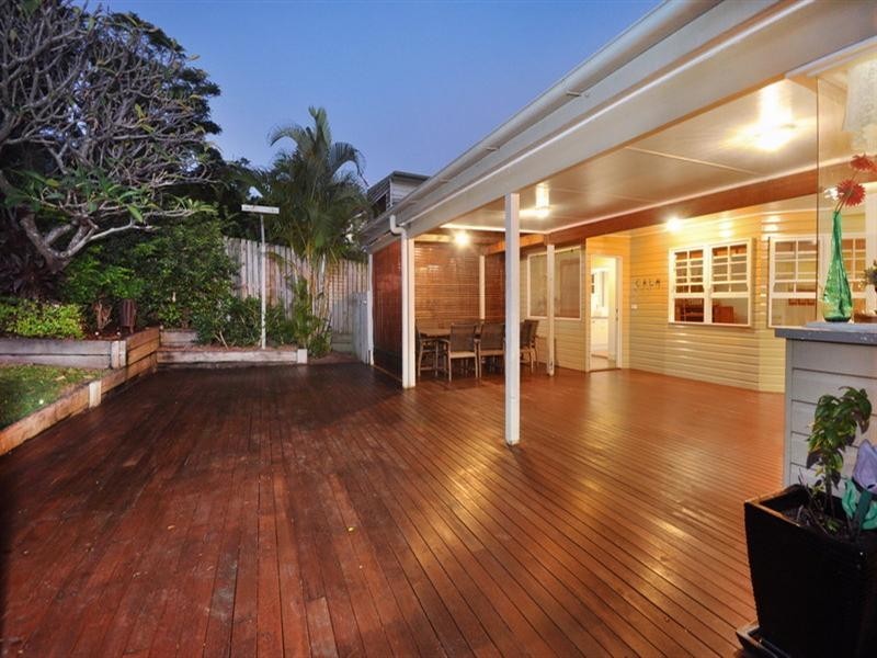 58 Hipwood Avenue, Coorparoo QLD 4151