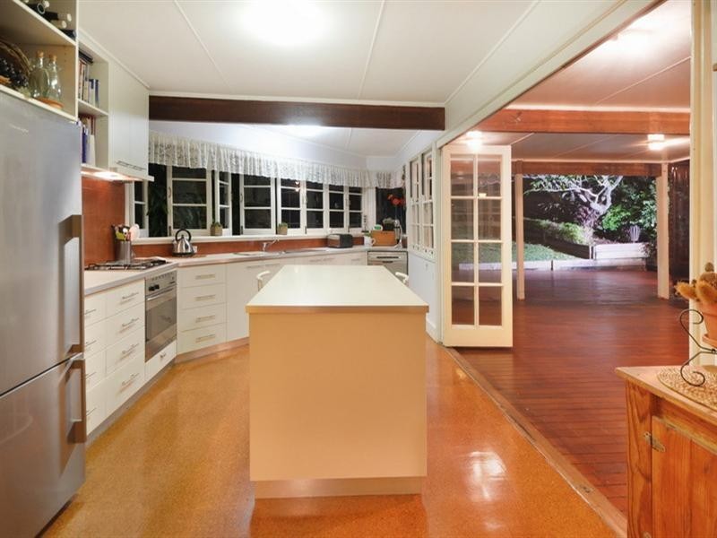 58 Hipwood Avenue, Coorparoo QLD 4151