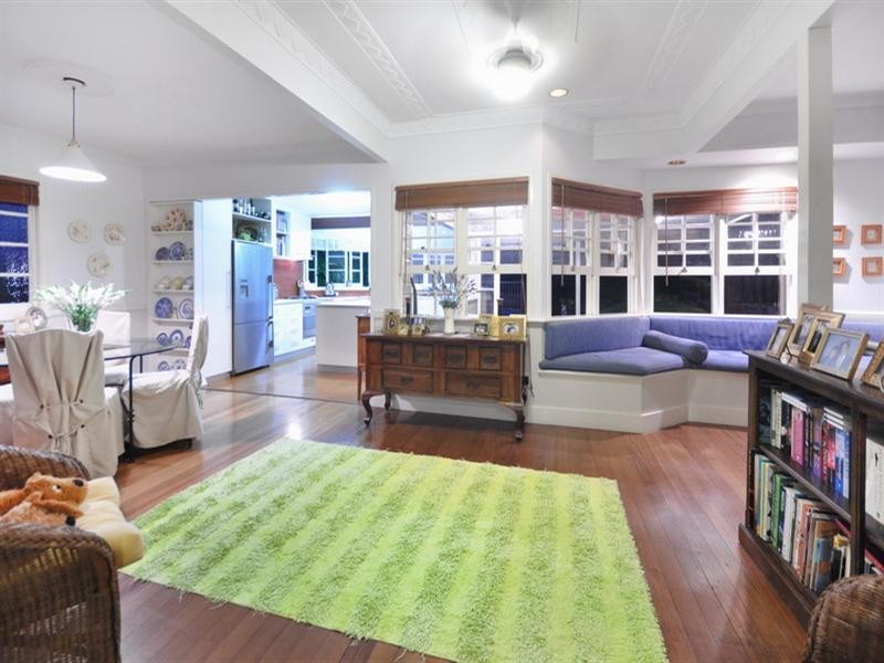 58 Hipwood Avenue, Coorparoo QLD 4151