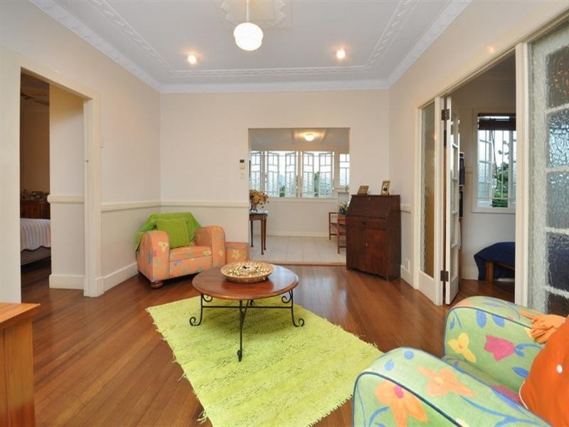 58 Hipwood Avenue, Coorparoo QLD 4151