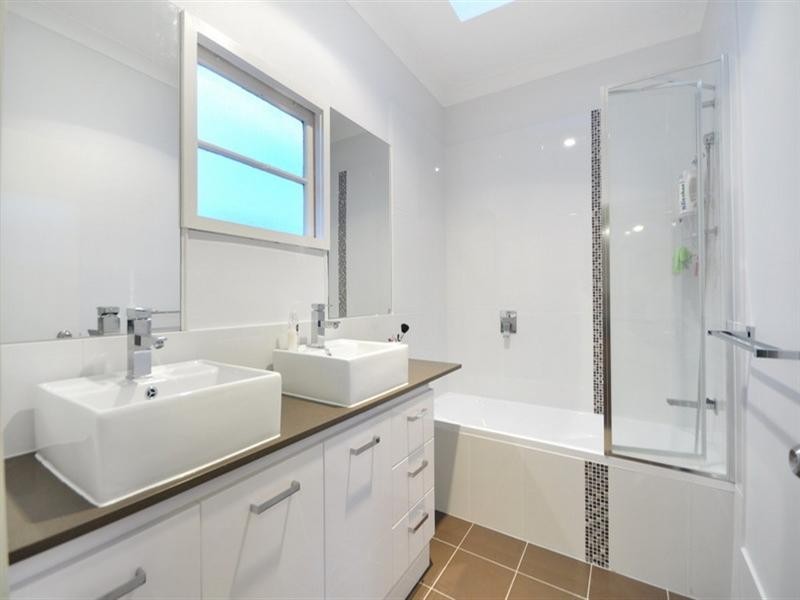 58 Hipwood Avenue, Coorparoo QLD 4151