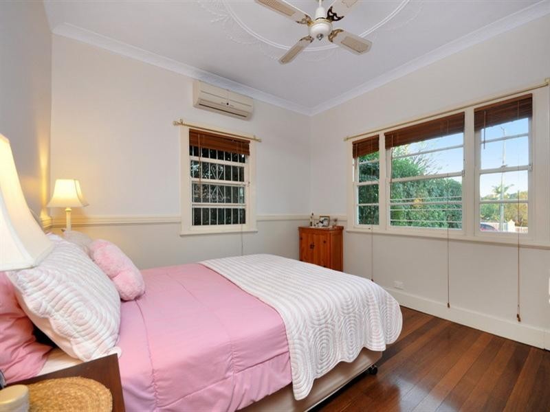 58 Hipwood Avenue, Coorparoo QLD 4151