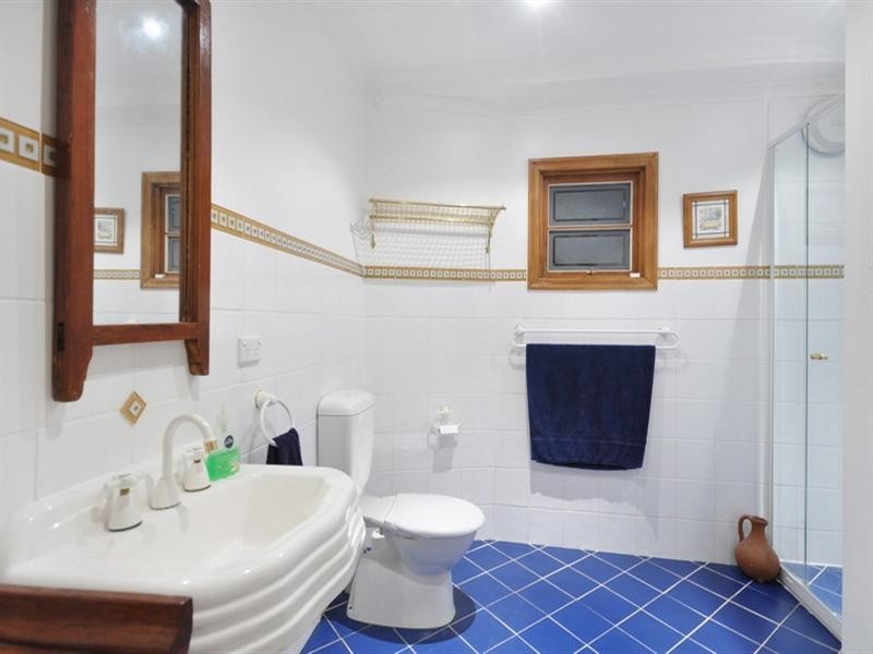 58 Hipwood Avenue, Coorparoo QLD 4151