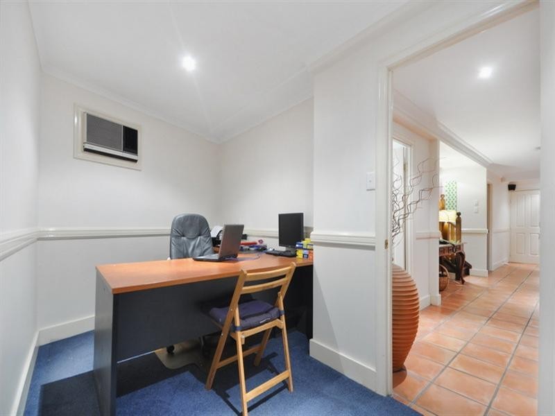 58 Hipwood Avenue, Coorparoo QLD 4151