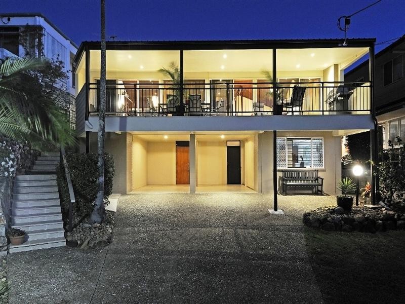 9 Kneale Street, Holland Park West QLD 4121