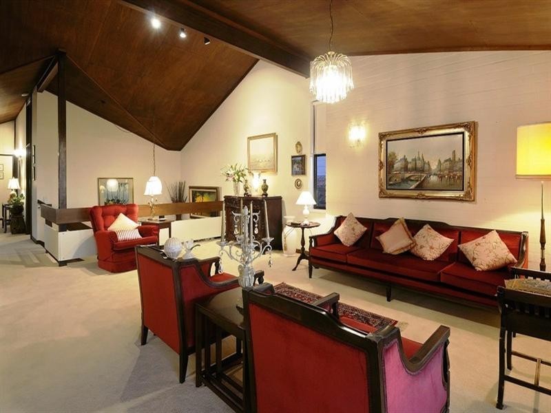 9 Kneale Street, Holland Park West QLD 4121