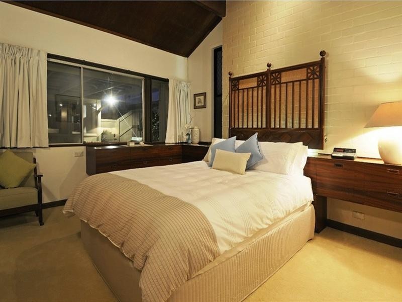 9 Kneale Street, Holland Park West QLD 4121