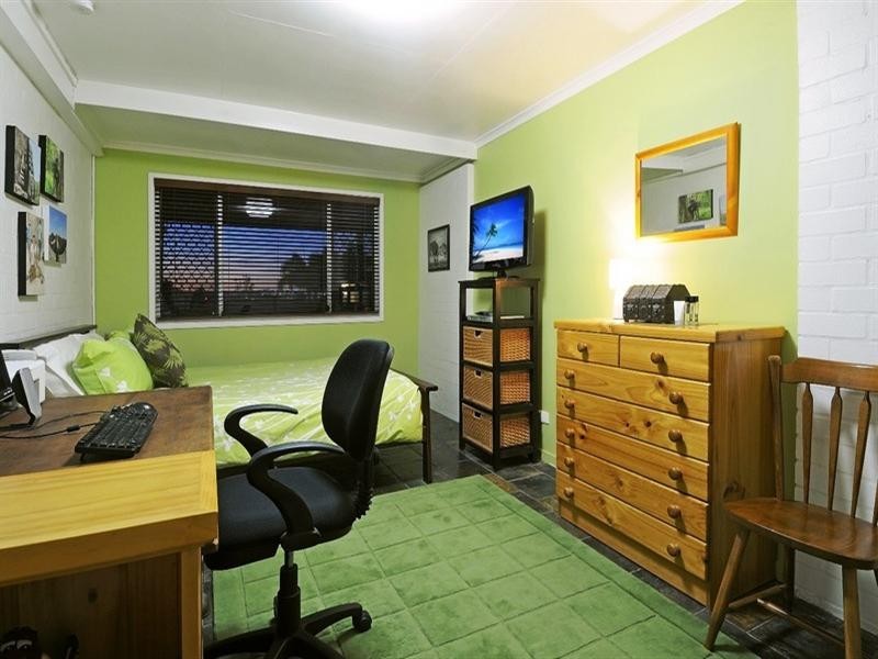 9 Kneale Street, Holland Park West QLD 4121