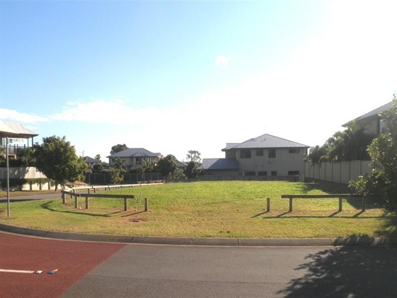 10 Highland Street, Redland Bay QLD 4165