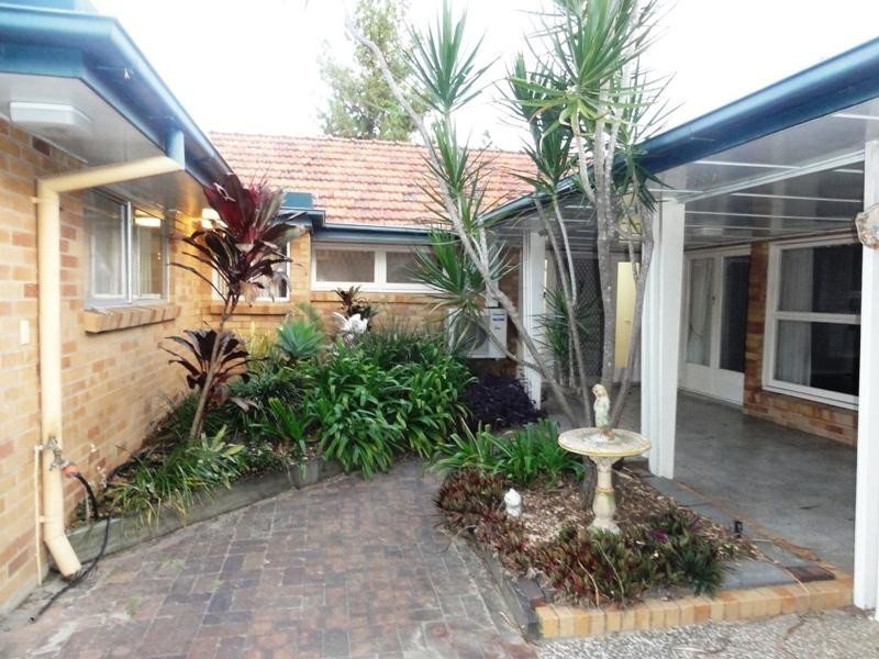 11 Berkeley Street, Holland Park QLD 4121