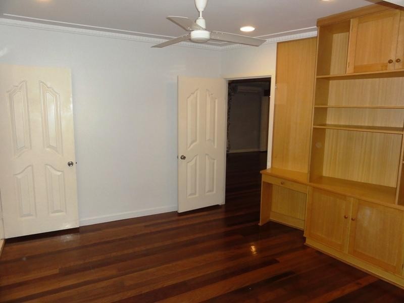 11 Berkeley Street, Holland Park QLD 4121