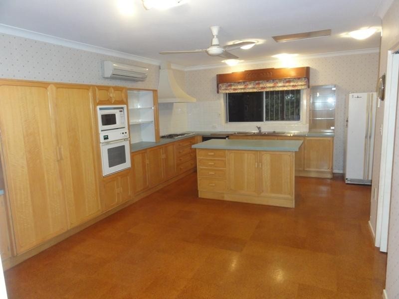 11 Berkeley Street, Holland Park QLD 4121