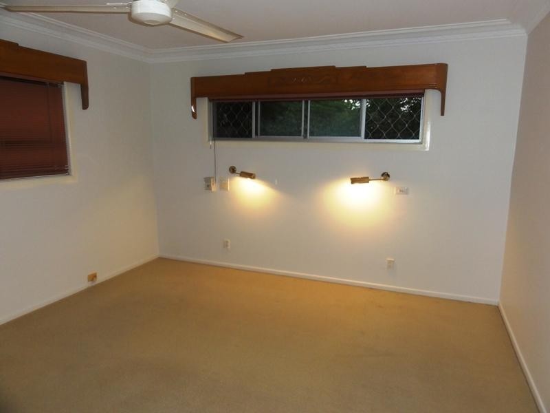 11 Berkeley Street, Holland Park QLD 4121