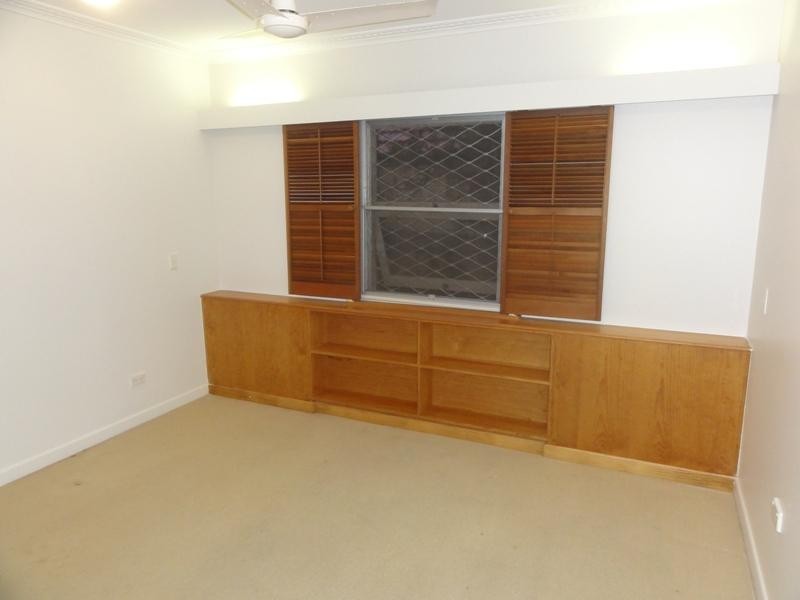 11 Berkeley Street, Holland Park QLD 4121