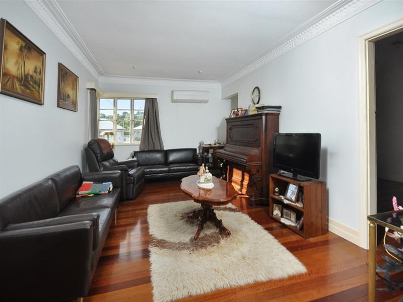 117 Macrossan Avenue, Norman Park QLD 4170