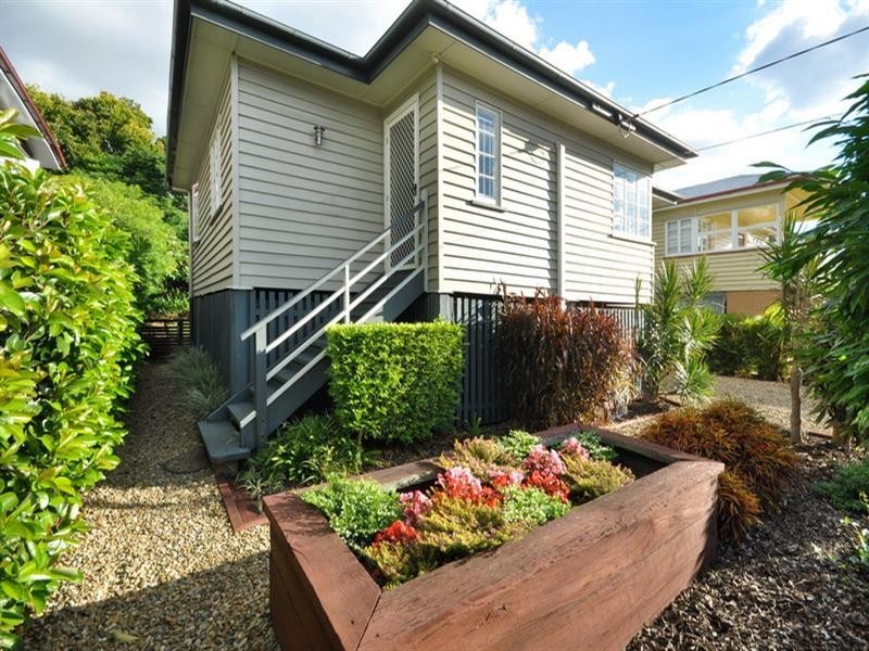 117 Macrossan Avenue, Norman Park QLD 4170