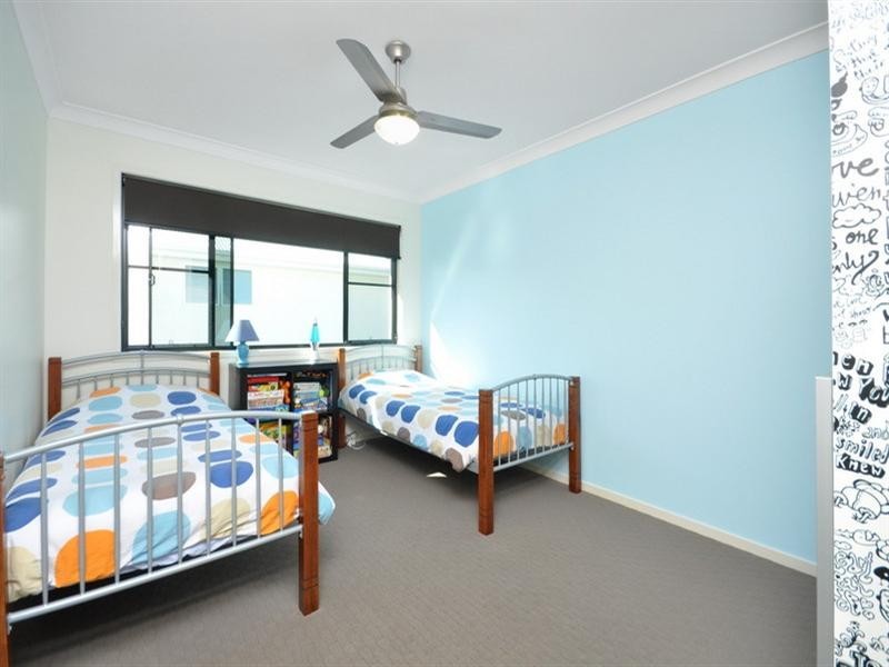 27 Feathertail Place, Gumdale QLD 4154